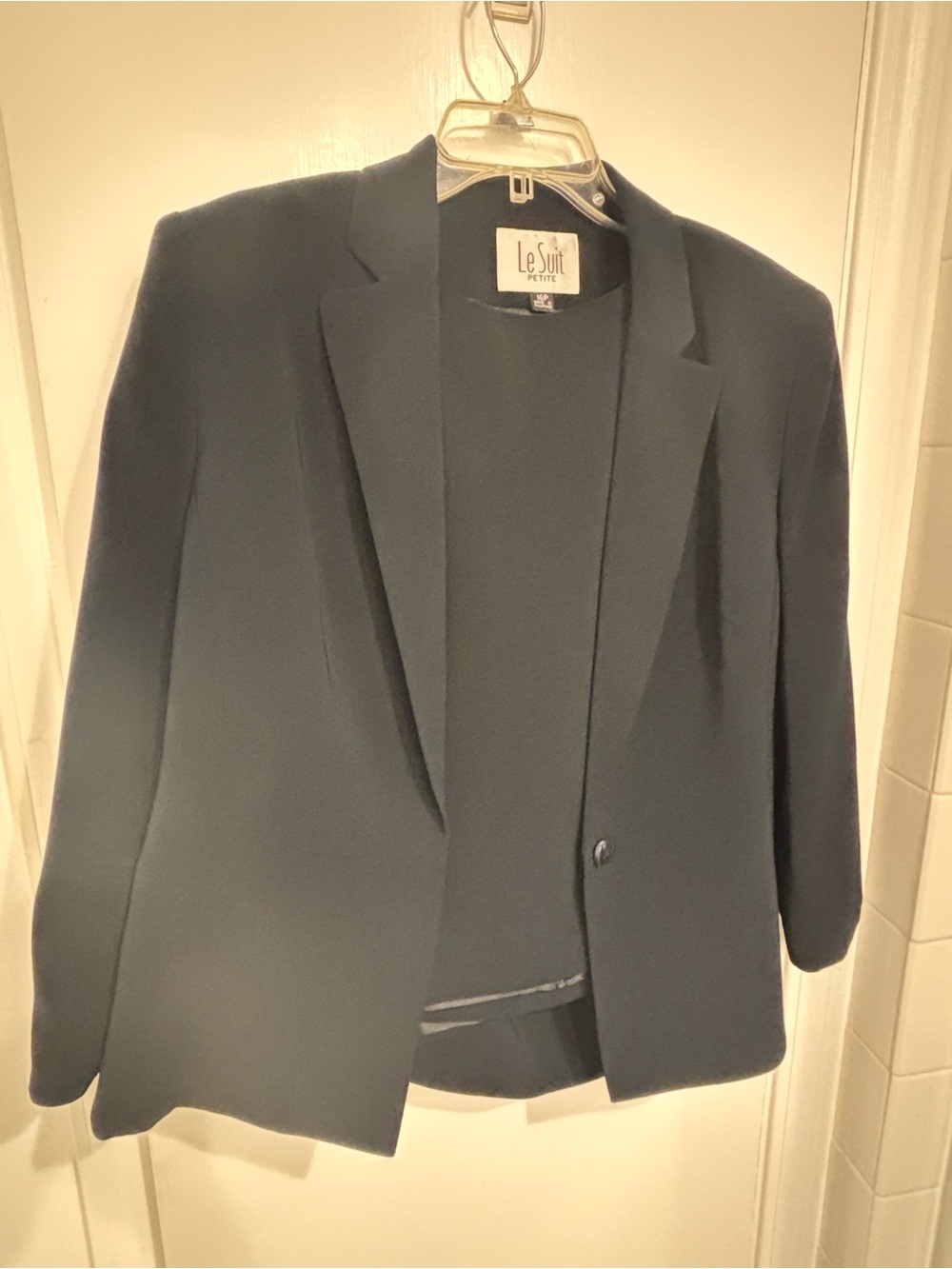 Le Suit Petite Black Tailored One-Button Blazer